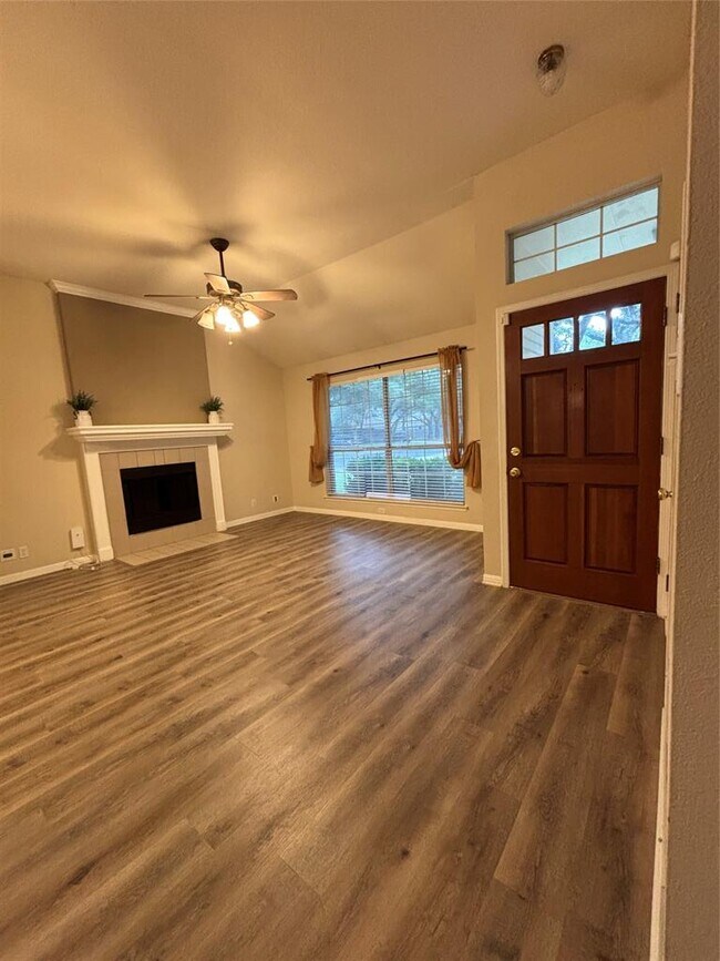 Building Photo - 4500 Abelia Dr