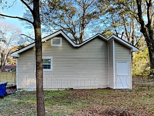 Building Photo - 6491 Camp St