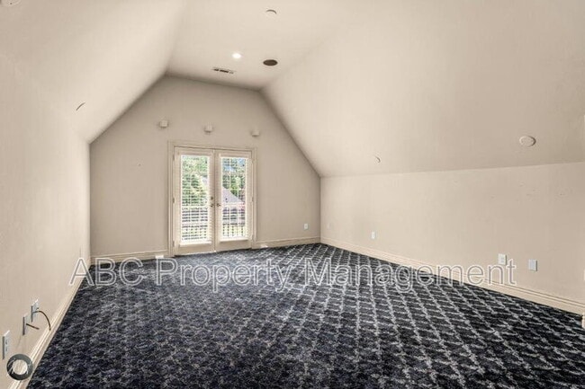 Building Photo - 5106 Sloan Cir