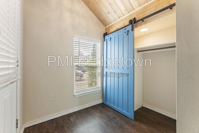 Building Photo - 1115 13th St