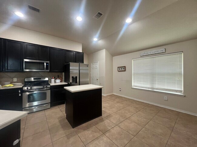 Building Photo - 14319 W Oblong Cir