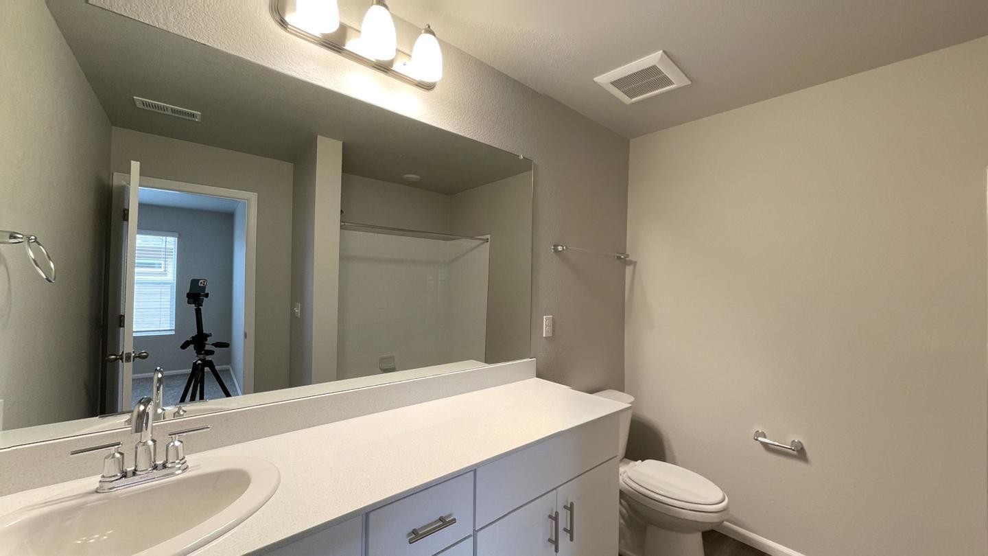 Building Photo - Stylish Henderson duplex near Barr Lake State Park