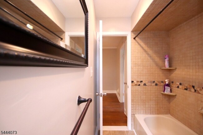 Building Photo - 1404 Normandy Ct