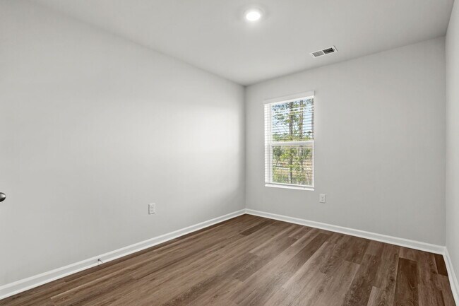 Building Photo - 612 Rd