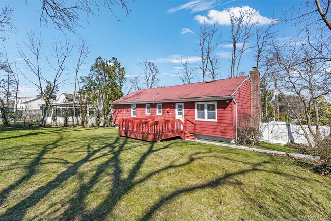 Building Photo - 846 Hartsdale Rd