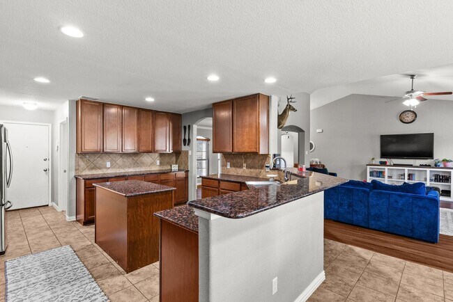Building Photo - White Rock Estates