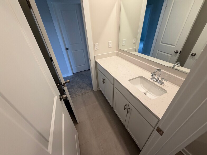 Building Photo - Room in Single Family Home on Switchgrass Ct