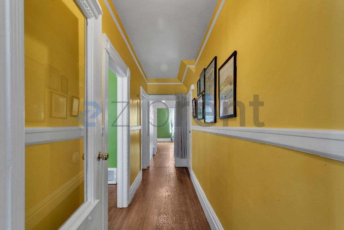 Building Photo - Unit