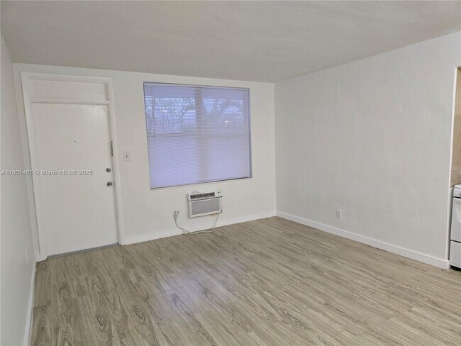 Building Photo - 1140 71st St