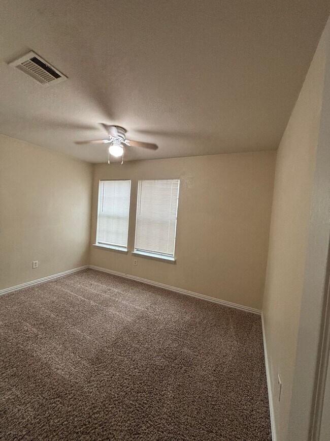Building Photo - 3112-3114 S Cherry Ln