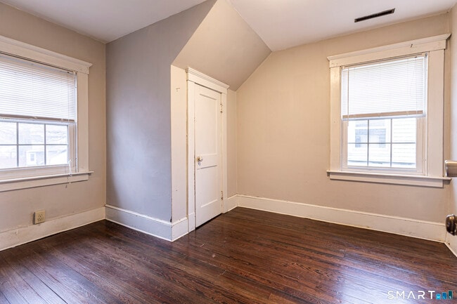 Building Photo - 941 1st Ave