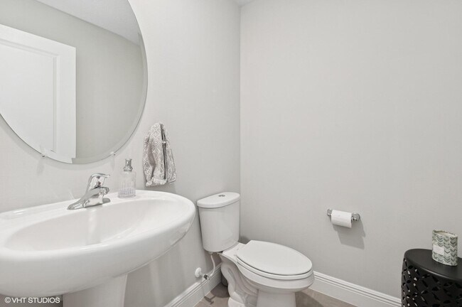 Building Photo - 3901 SE Mentmore Ln
