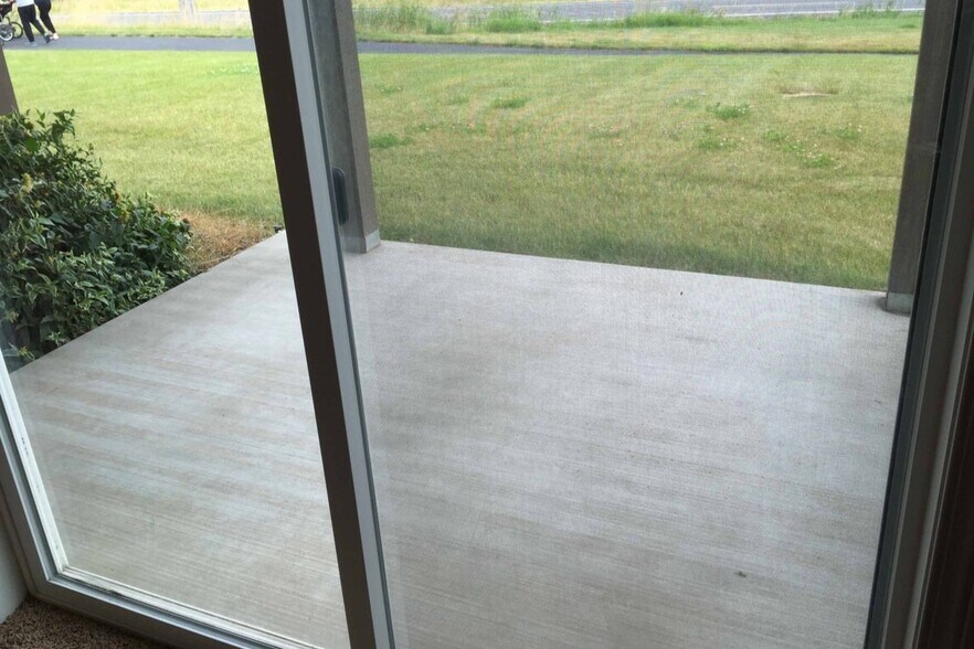 Basement patio - 1280 SW Selway Ln