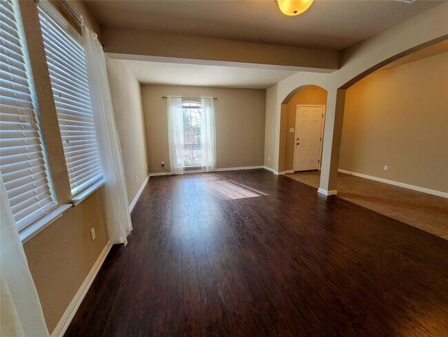 Building Photo - 826 Hot Spring Valley
