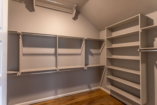 Building Photo - Single Family Home