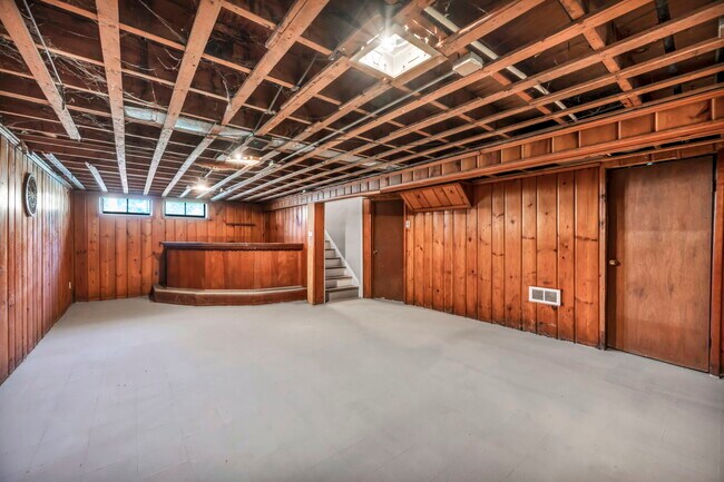 Building Photo - 10401 Way Ave