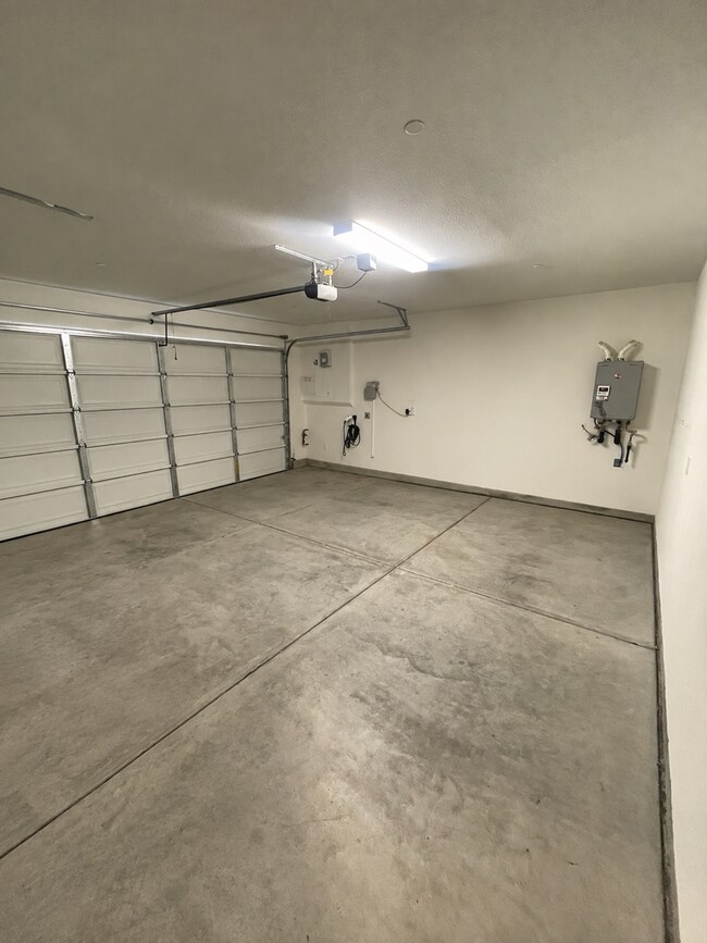 Building Photo - 31871 Eaton Ln