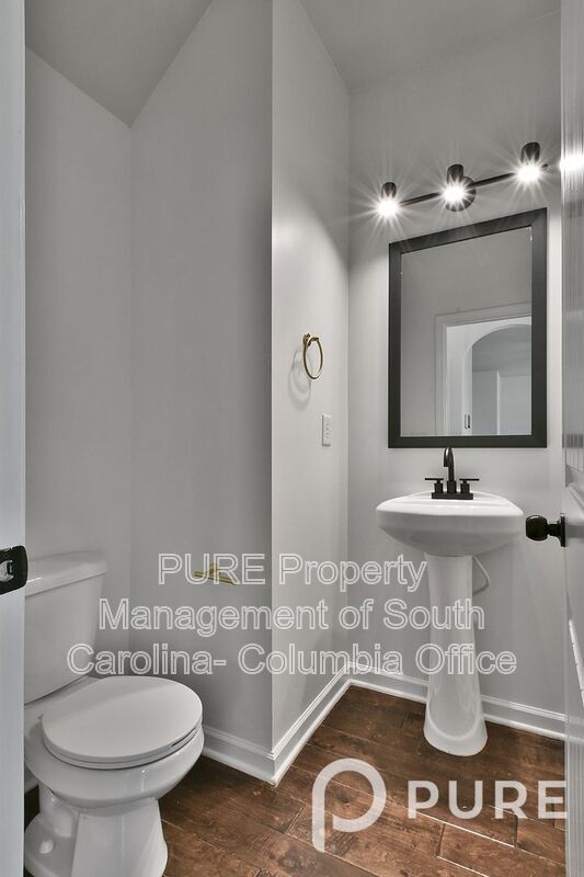 Building Photo - 522 Moulton Way