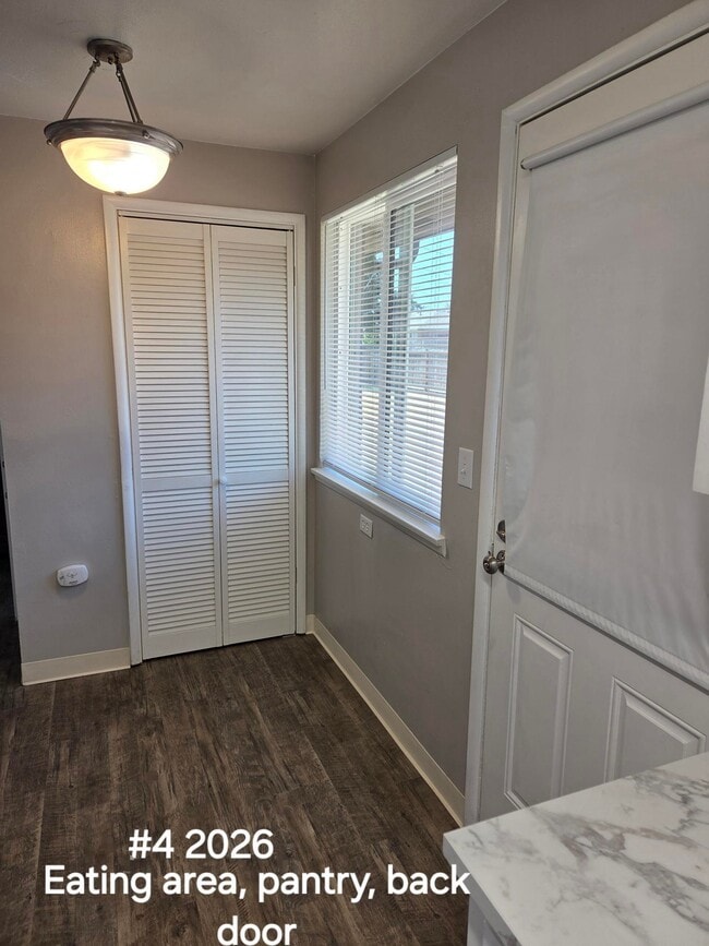 Building Photo - 10606 Kendrick St SW