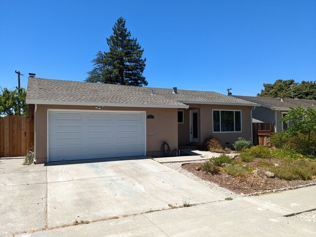 Building Photo - Remodeled 4 Bed 2 Bath Sunnyvale Home - Sp...