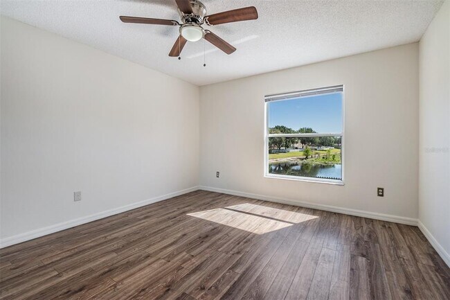Building Photo - 2118 Ashley Lakes Dr