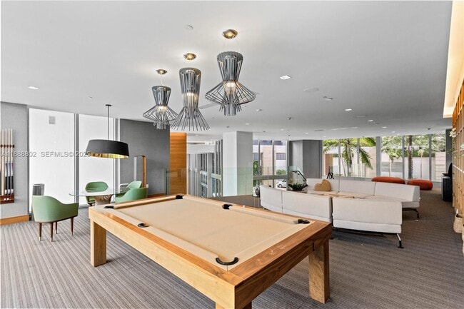 Building Photo - 16385 Biscayne Blvd