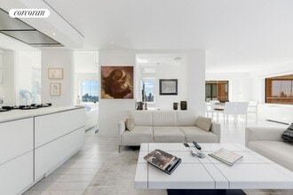 Building Photo - 20 W 64th St