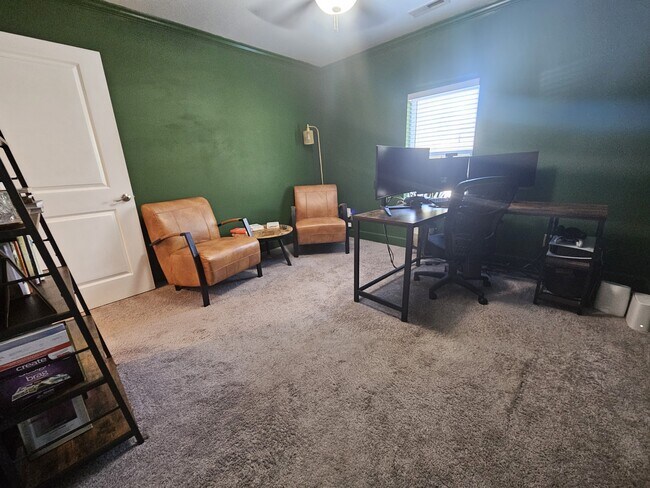 Building Photo - 2737 Celia Ave