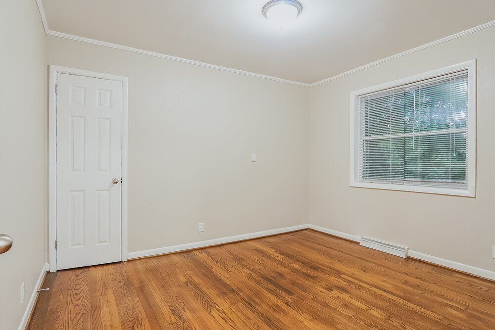 Building Photo - 752 Barclay Ln