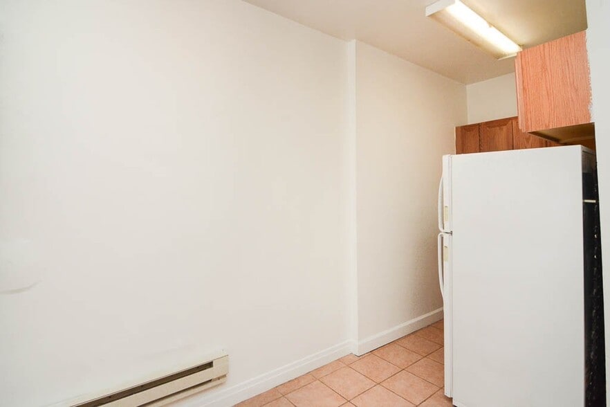 Building Photo - 516 W Melrose St