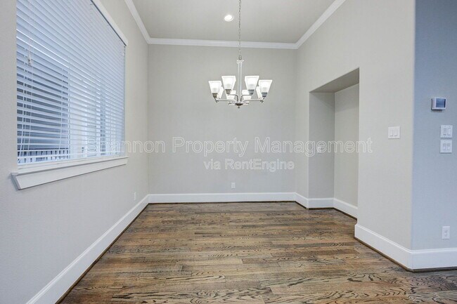 Building Photo - 253 W 27th St