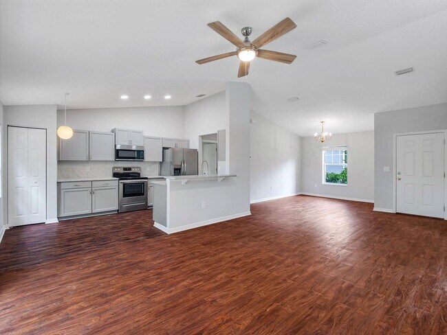 Building Photo - 91 Pebble Beach Dr