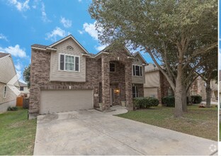 Building Photo - Stunning 5 bedroom 3 full bath home in the...