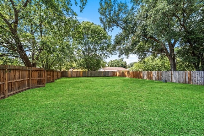 Building Photo - 22831 Millgate Dr