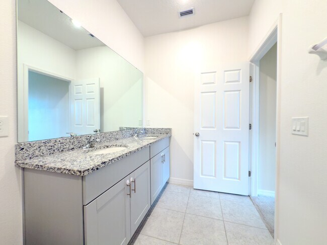 Building Photo - 1515 McDermott Rd