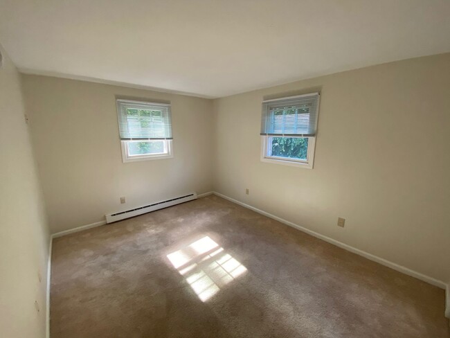 Building Photo - Andover, CT- One bedroom one bath apt in a...
