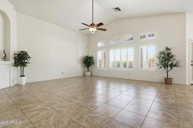 Building Photo - 4441 E Cottonwood Ln