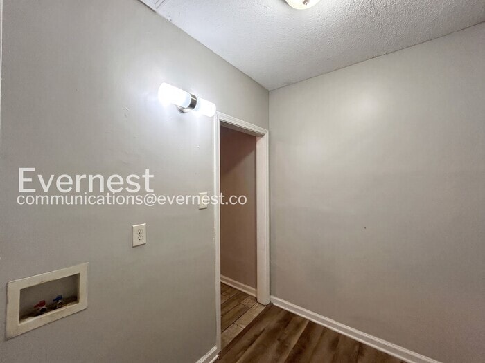 Building Photo - 362 Hewlett Rd
