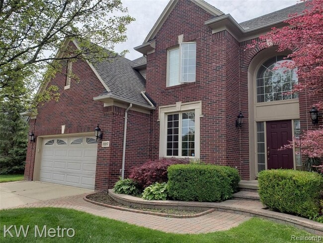 Building Photo - 1227 Letica Dr