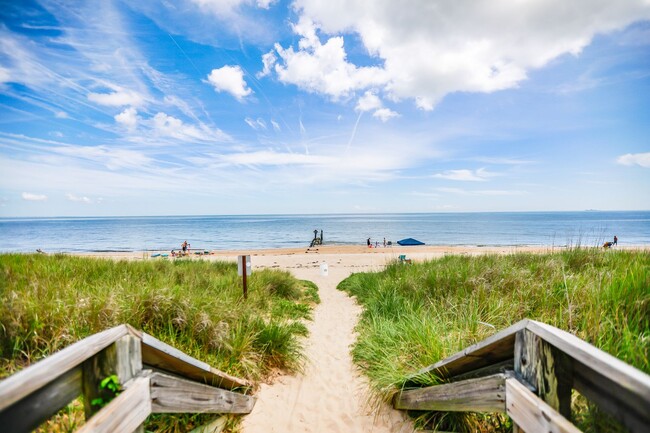 Building Photo - Move-In-Ready! Willoughby Beach, Norfolk!