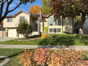 Building Photo - 9206 N Londale Dr