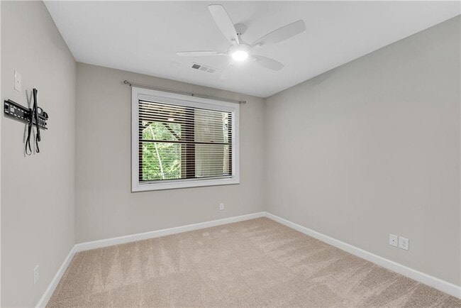 Building Photo - 427 Retreat Ln