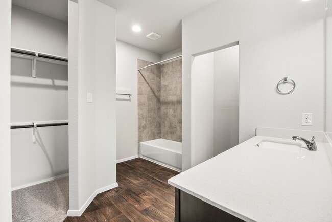 Building Photo - Charming 3-Bedroom Home Near Kyle & San Ma...