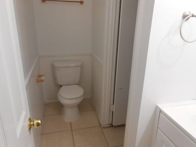 Building Photo - 2nd Floor 2 bedroom Condo Near 95/Torrey Pines