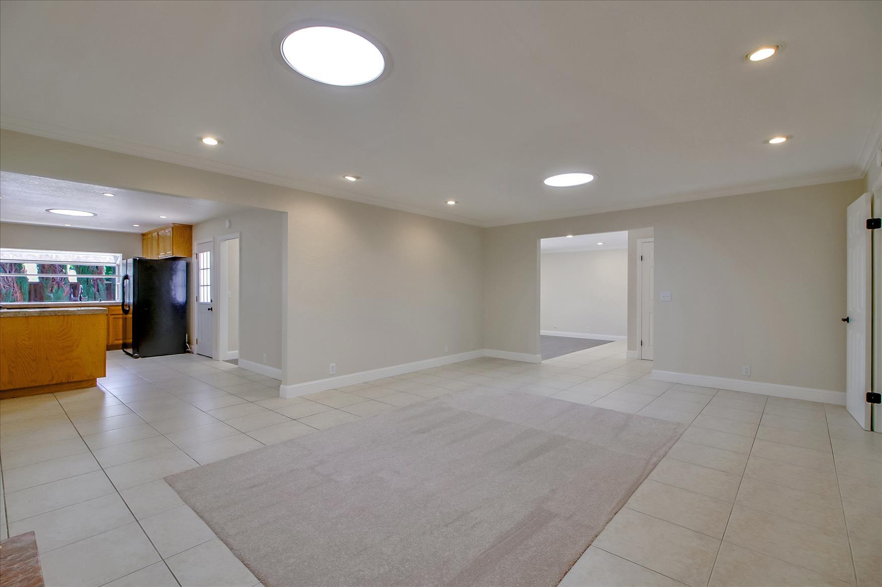 Building Photo - 6738 Tannahill Dr