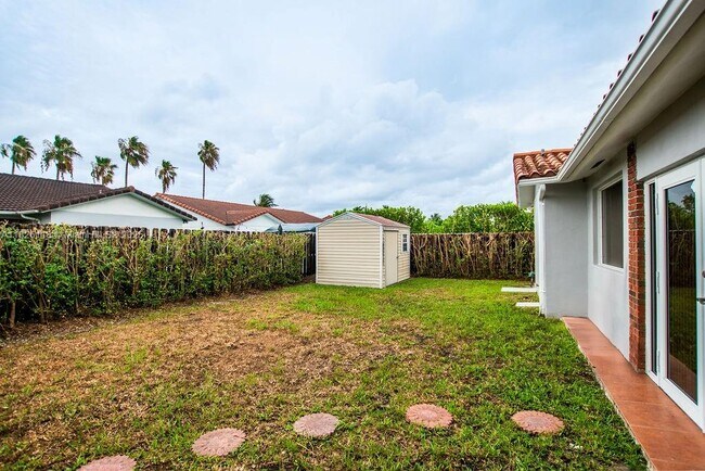 Building Photo - 1626 SW 139th Ave