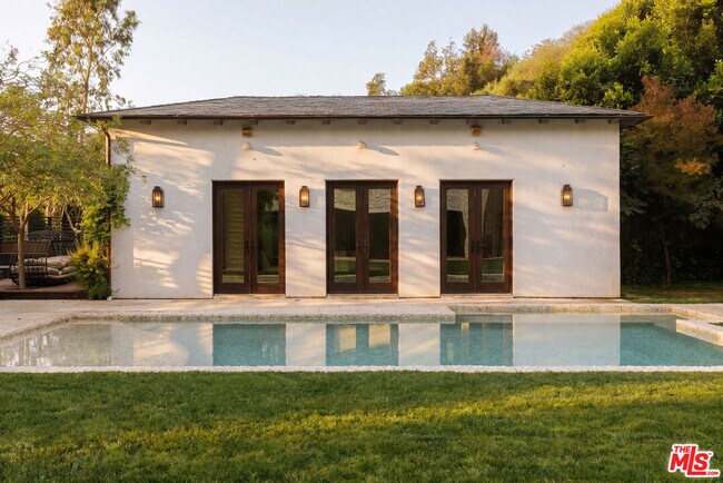 Building Photo - 1105 Rivas Canyon Rd