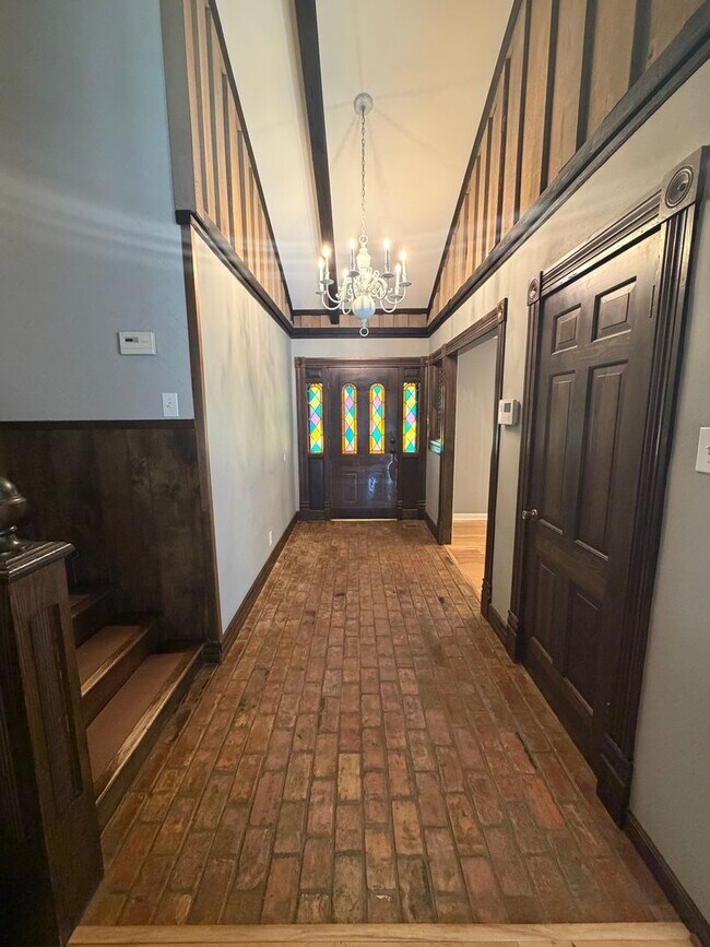 Building Photo - 1101 Silverwood Cove