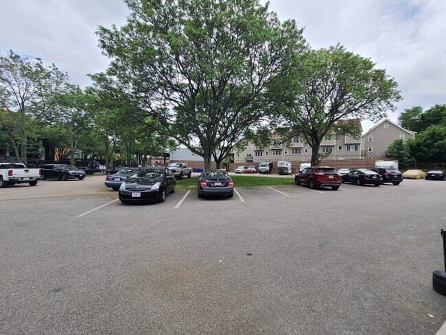 Building Photo - 15 Carson St