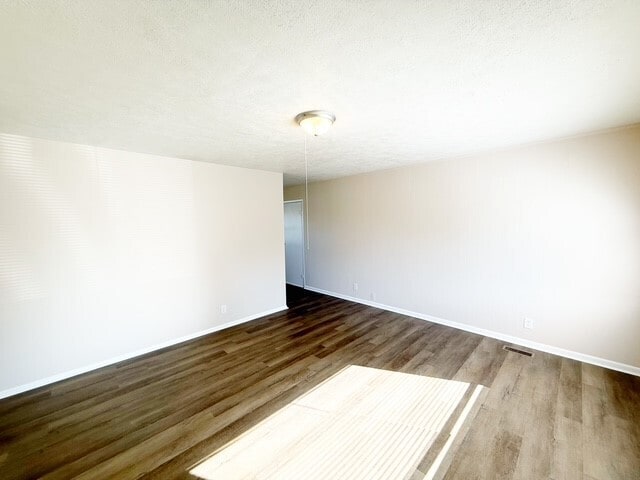 Building Photo - 2726 N Routiers Ave